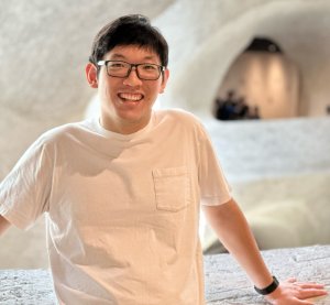 Featured expert Tong Qiu headshot