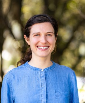 Dr. Anna Spiers 