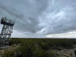 Automated chambers for soil H2 fluxes at the SRER field site on a rainy day
